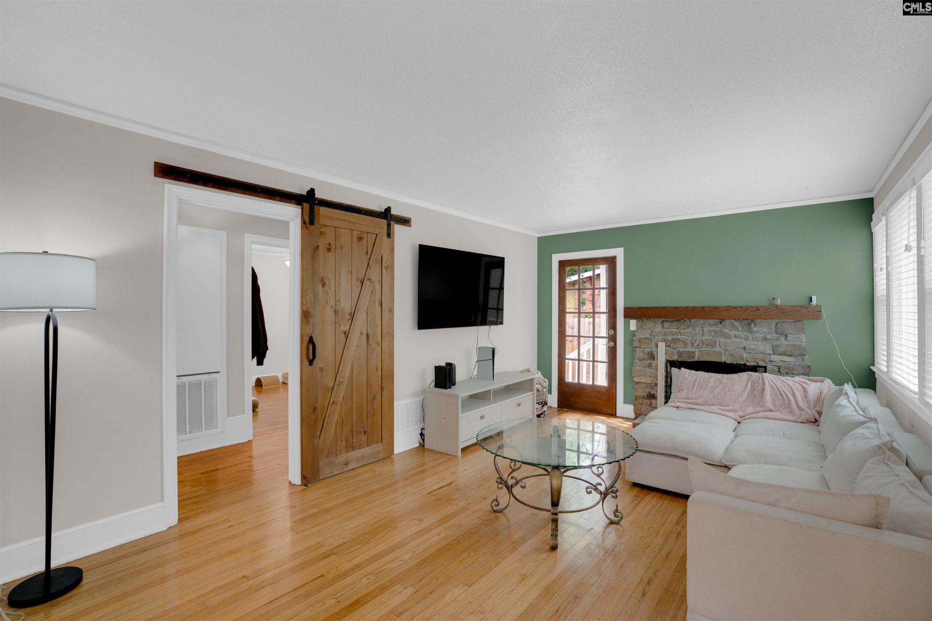 1622 Edgehill Road  Photo 4