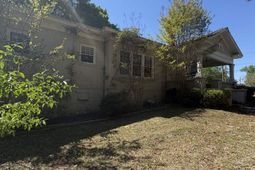 2400 Main Street  photo 4