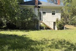 2400 Main Street  photo 4