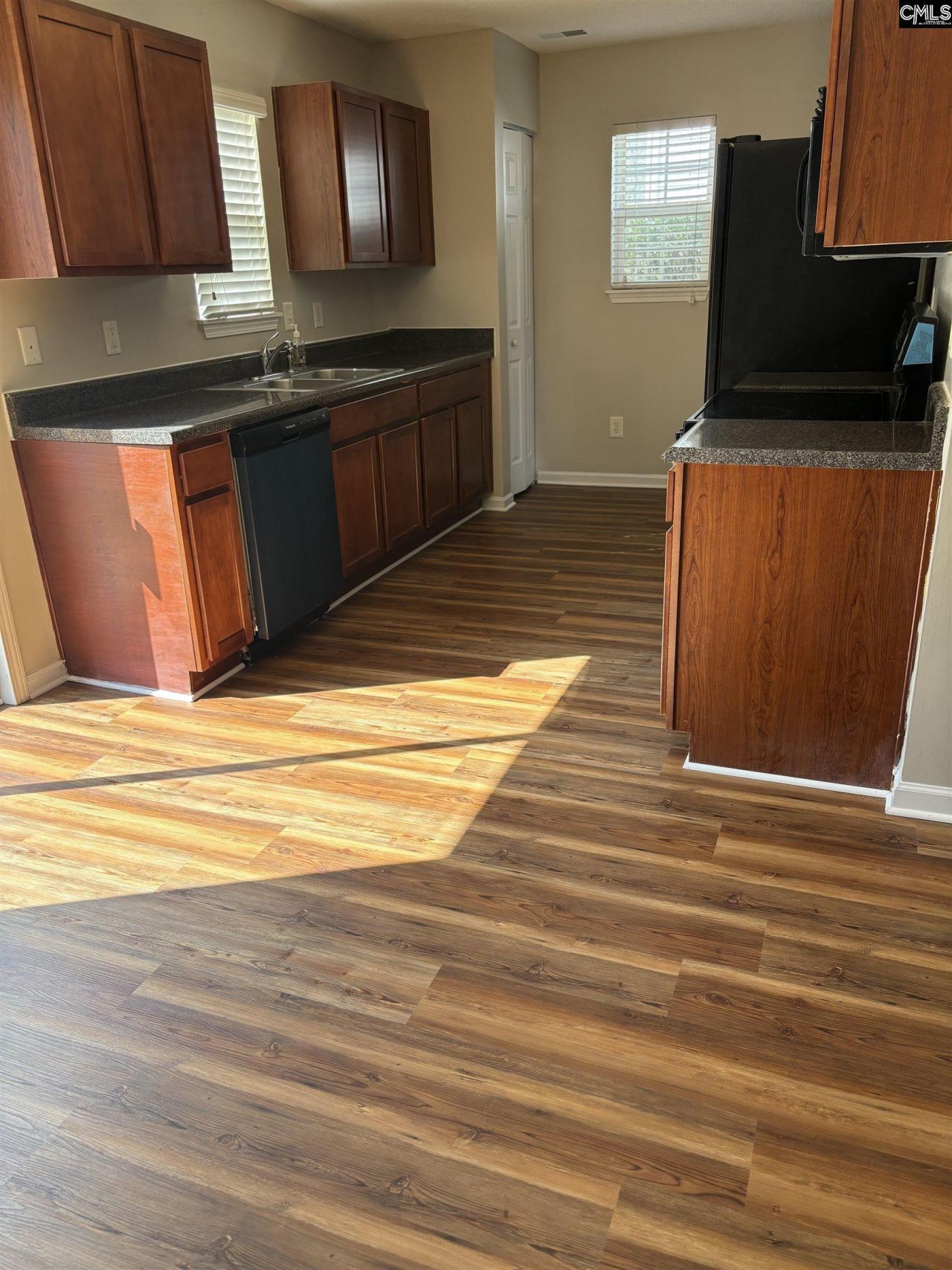 2129 Wilkinson Drive  Photo 9