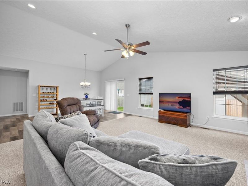 3822 Parkside Circle E, Lorain, OH 44053 Photo 12