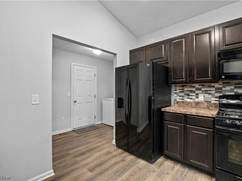 3822 Parkside Circle E, Lorain, OH 44053 Photo 21