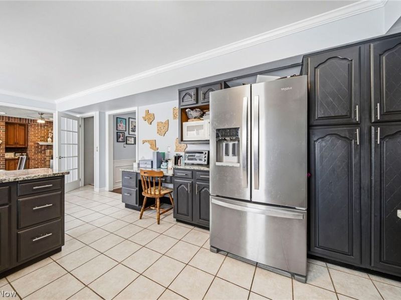 424 Locklie Drive, Highland Heights, OH 44143 Photo 11