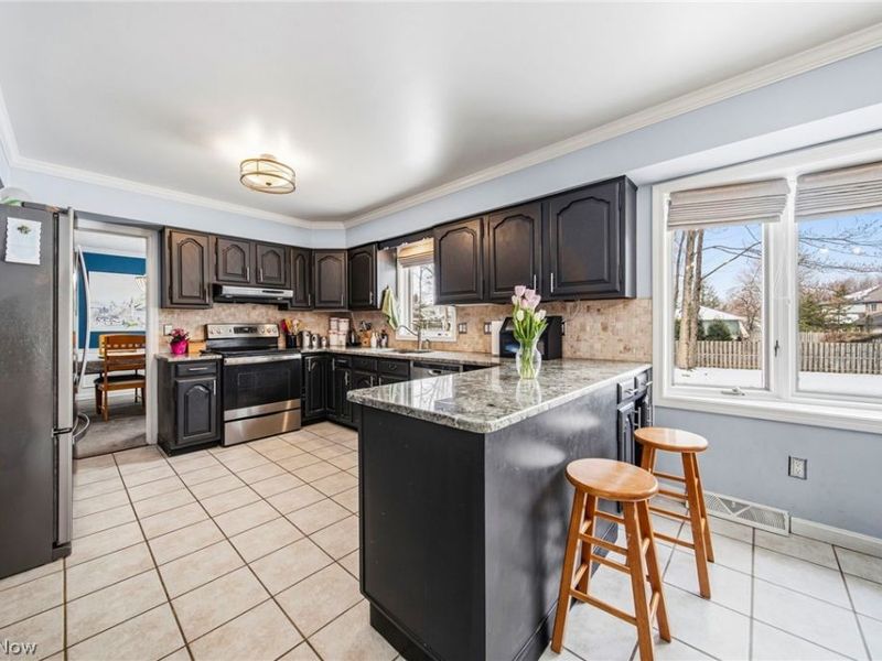 424 Locklie Drive, Highland Heights, OH 44143 Photo 12