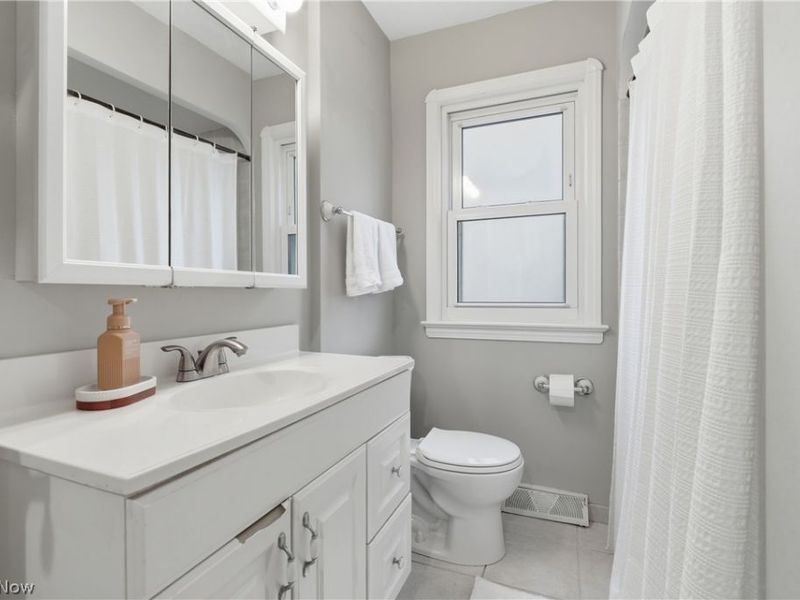 5710 Alber Avenue, Parma, OH 44129 Photo 12