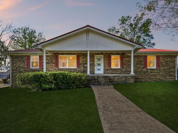 110 E Ward St , Centerville, TN 37033