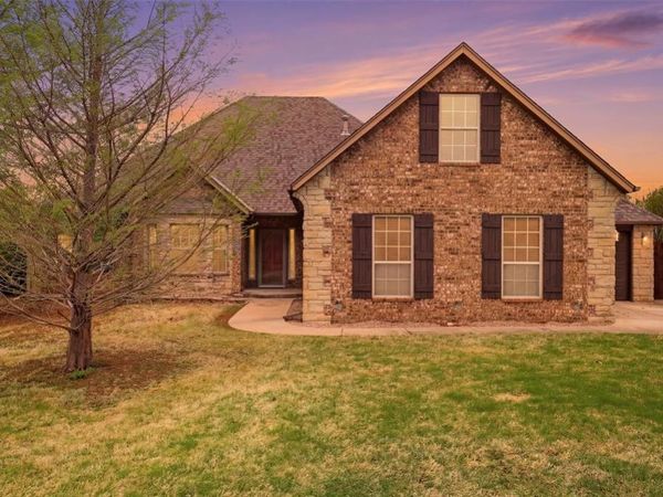1803 River Ridge Lane, Tuttle, OK 73089