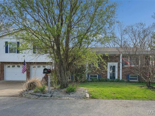 2332 Mickey Drive , High Ridge, MO 63049