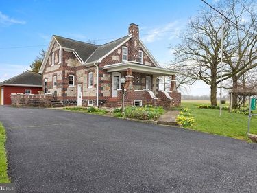 2085 HARNEY ROAD, LITTLESTOWN, PA 17340