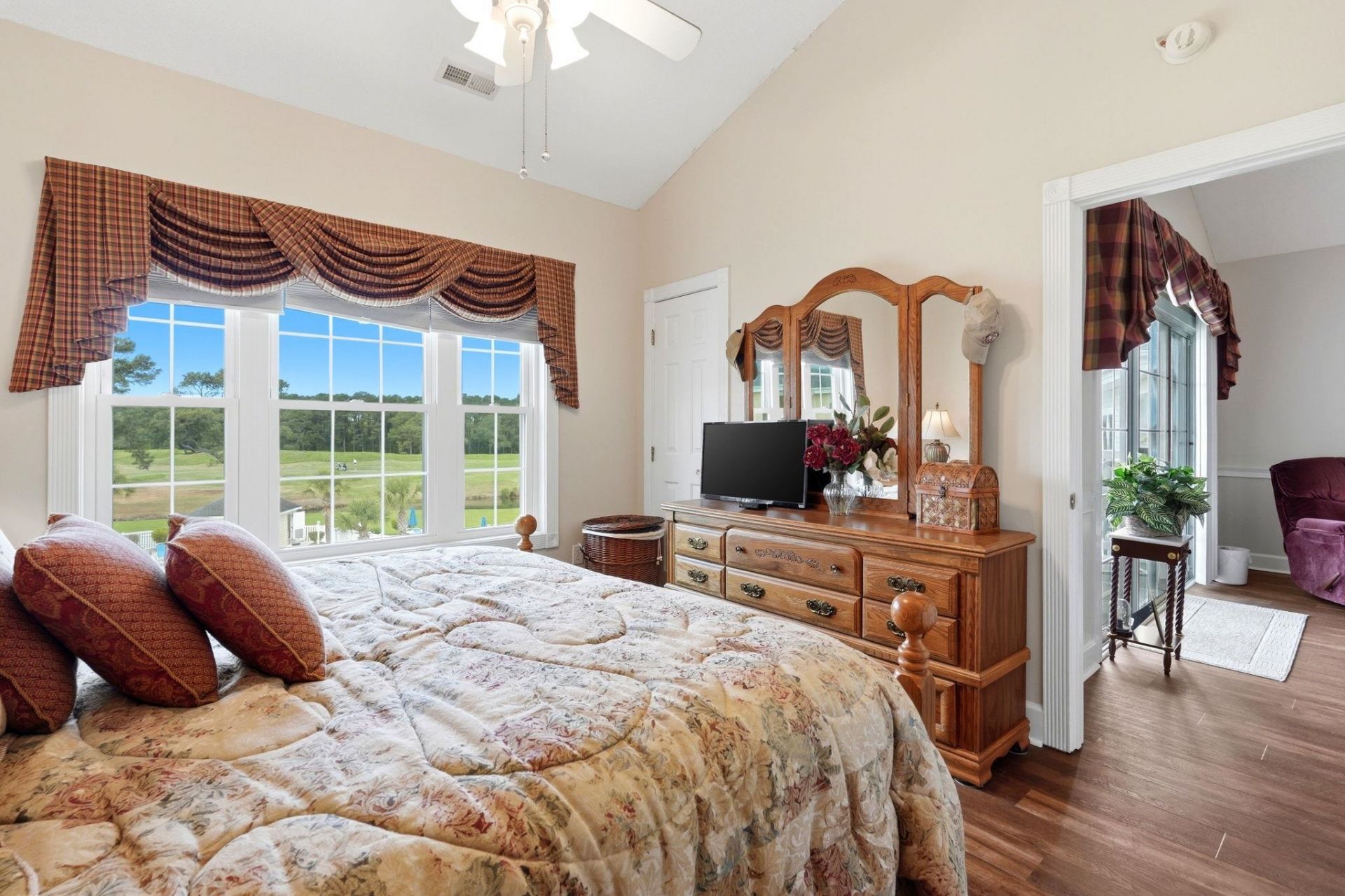 4877 Dahlia Ct. Photo 6