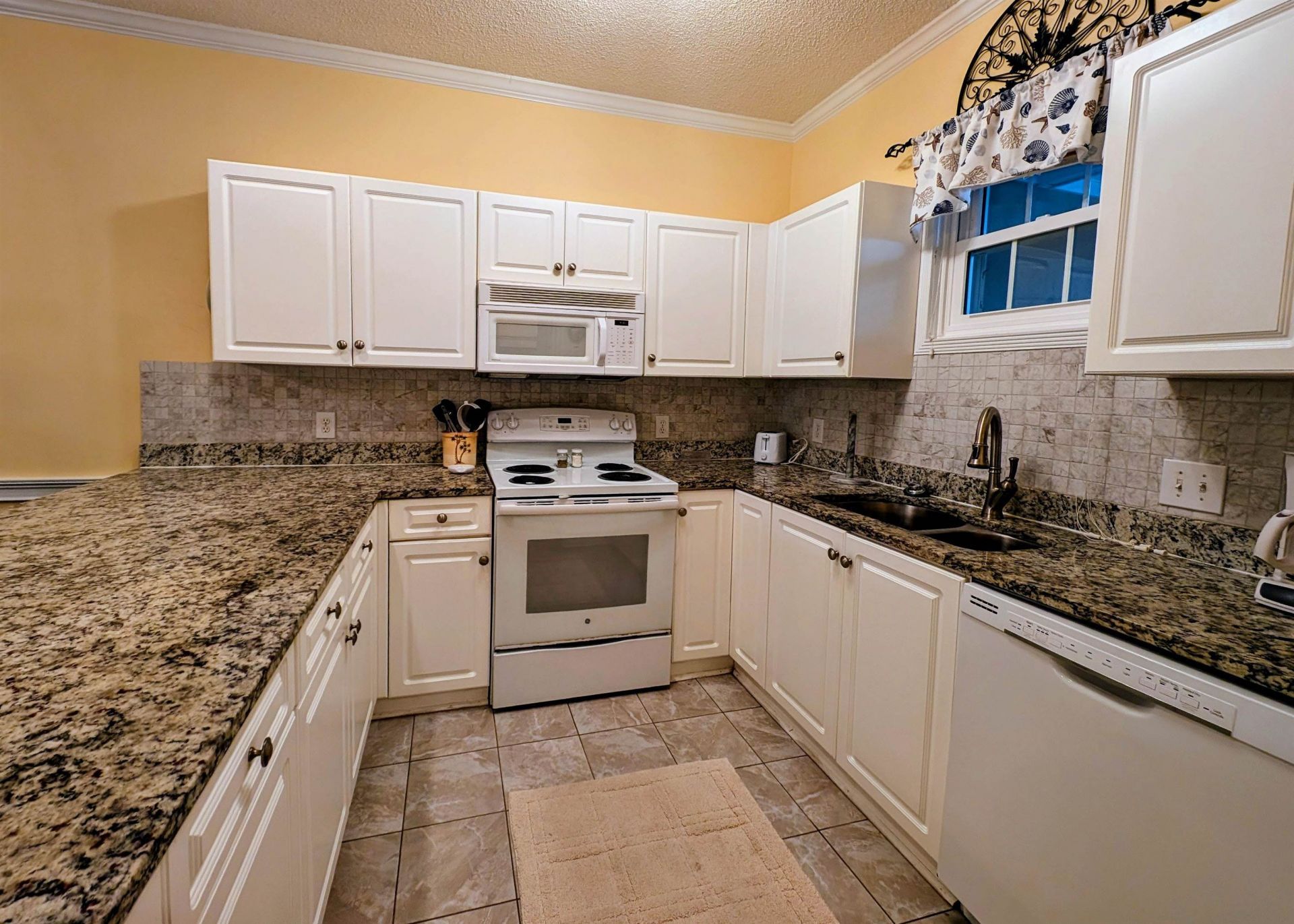 4773 Wild Iris Dr. Photo 8