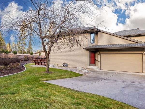 726 W Briar Cliff Ct, Spokane, WA 99218