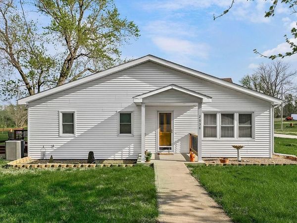 2038 N 1st Street, Amoret, MO 64722