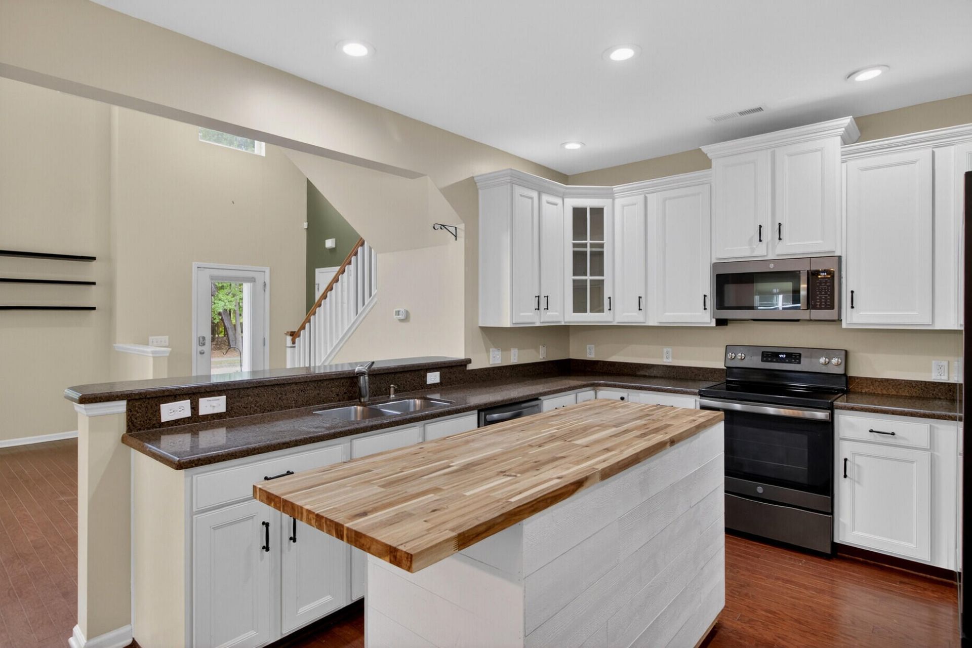 1244 Segar Street Photo 16