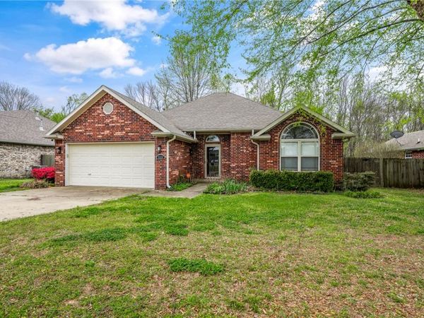 3529 Marsh Street , Fayetteville, AR 72704