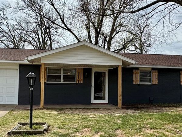 1810 S Beth Drive , Rogers, AR 72758