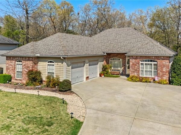31 Mansfield Drive , Bella Vista, AR 72714