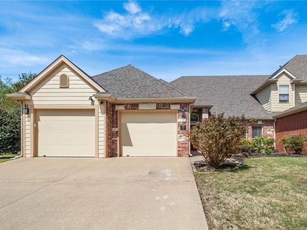 6617 W Valley View Road, Rogers, AR 72758