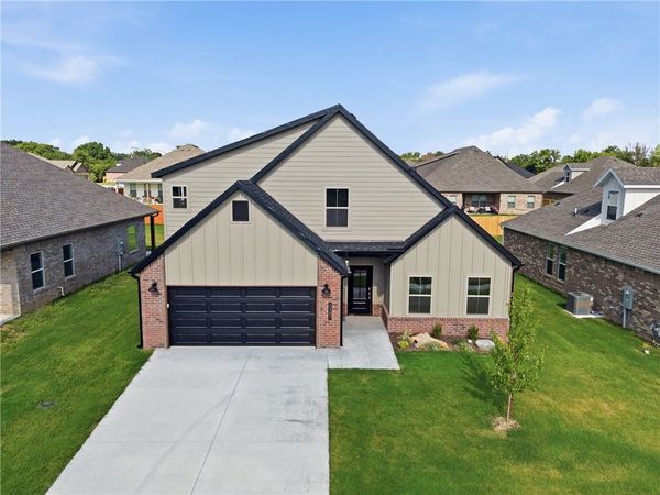 2307 N Lexington Street, Siloam Springs, AR 72761