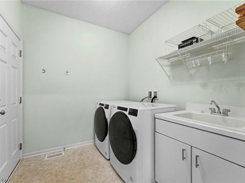 13360 Green Drive, Chesterland, OH 44026 Photo 16