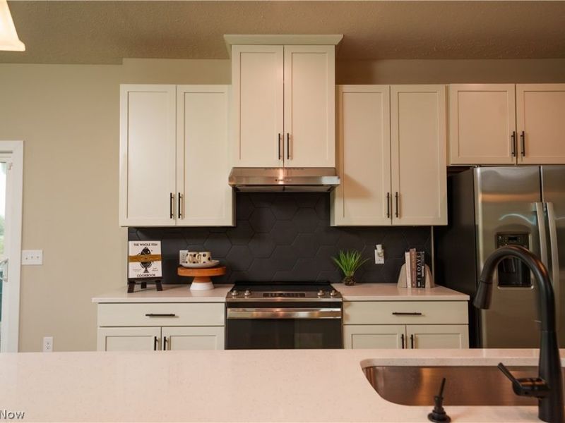 8100 Jack Ryan Drive, North Ridgeville, OH 44039 Photo 5