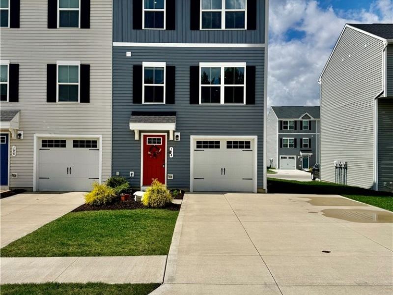 114 Slate Ridge Drive, Unit 9, Barberton, OH 44203 Photo 1