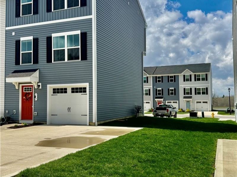 114 Slate Ridge Drive, Unit 9, Barberton, OH 44203 Photo 27