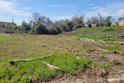 E/s Tremont Avenue photo 4