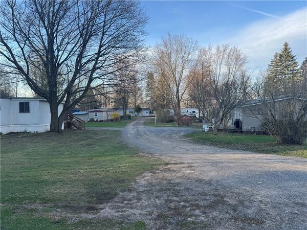 1063 State Route 21 , Manchester, NY 14548