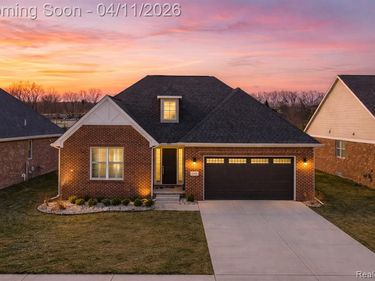 5809 Hartwick Drive, West Bloomfield Twp, MI 48324
