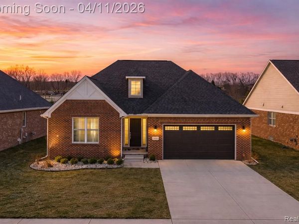 5809 Hartwick Drive, West Bloomfield Twp, MI 48324