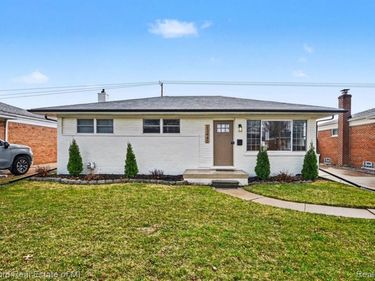 23440 Playview Street , St. Clair Shores, MI 48082