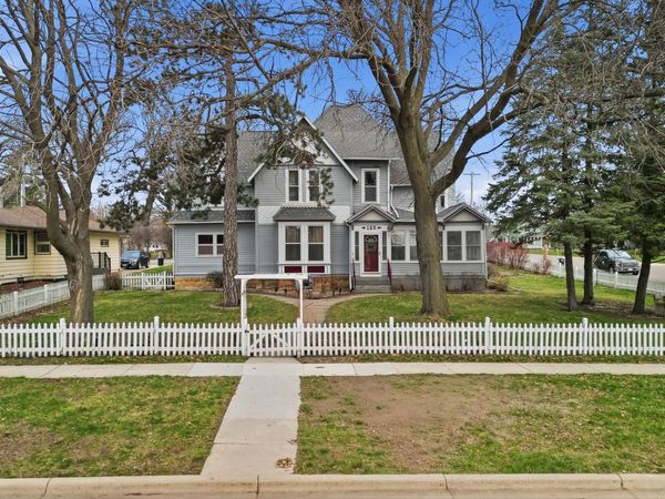 125 E 2nd Street, Blue Earth, MN 56013