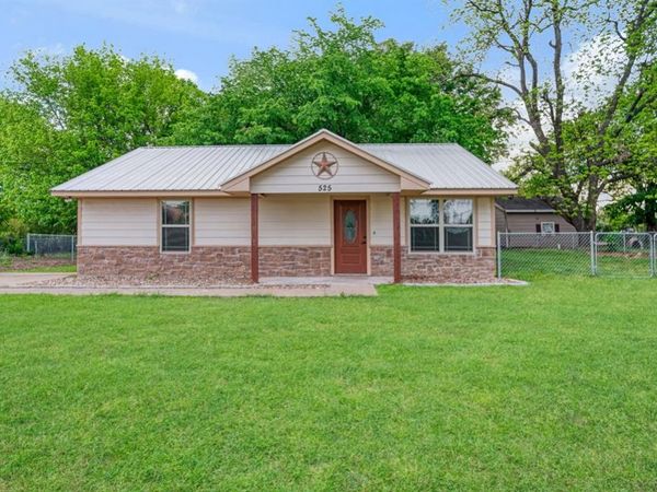 525 19th Street NW, Paris, TX 75460