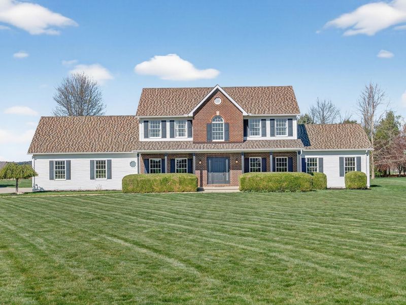 4645 Meadowgrove Drive NW, Carroll, OH 43112 Photo 2