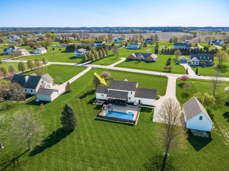 4645 Meadowgrove Drive NW, Carroll, OH 43112 Photo 5