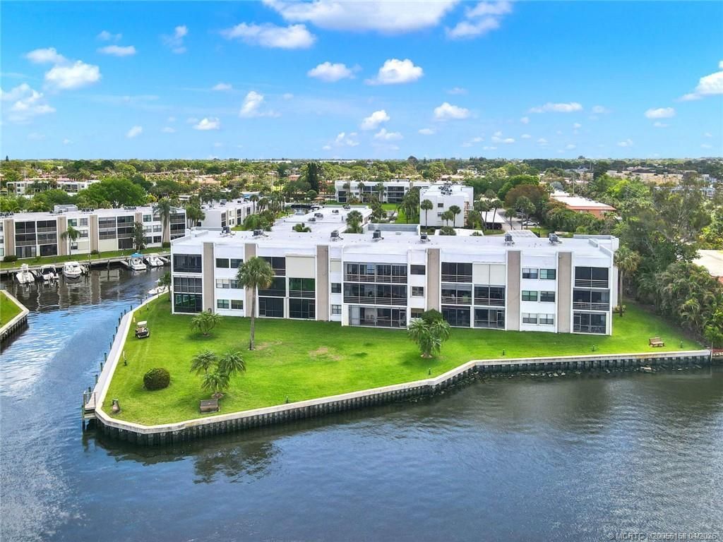 1950 SW Palm City Road, Unit 1-102, Stuart, FL 34994 Photo