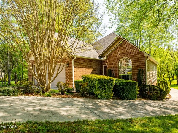 1304 Apache Court, Maryville, TN 37801
