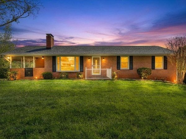 930 Farmington RD , Hardy, VA 24101