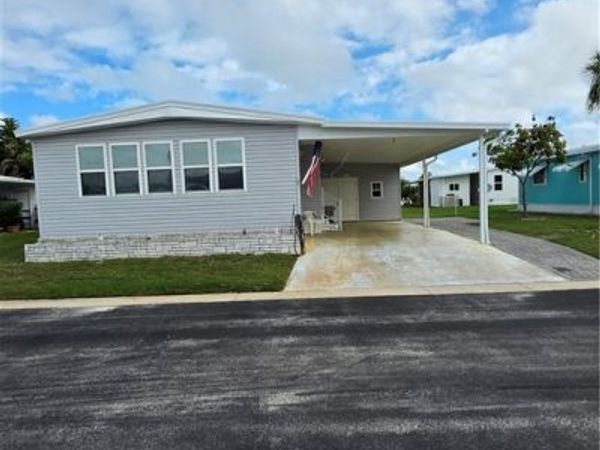 5 Hay ST, ALVA, FL 33920