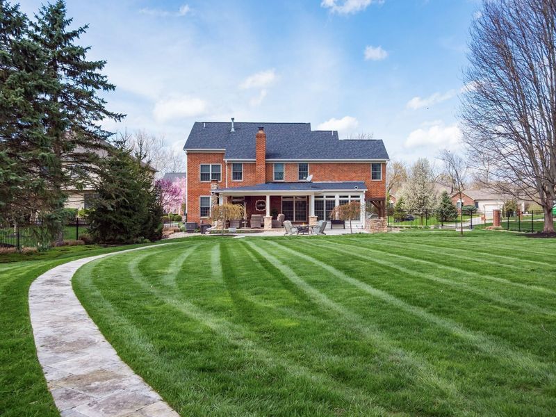 8844 Larchmont Court, Pickerington, OH 43147 Photo 2