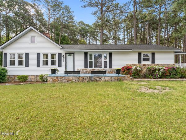 1335 N Ridge Street, Southern Pines, NC 28387