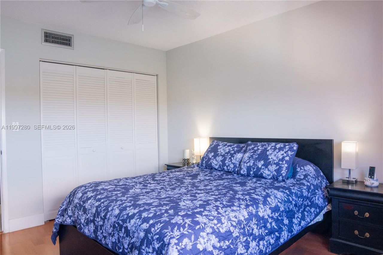 1301 NE Miami Gardens Dr, Unit 1406W, Miami, FL 33179 Photo