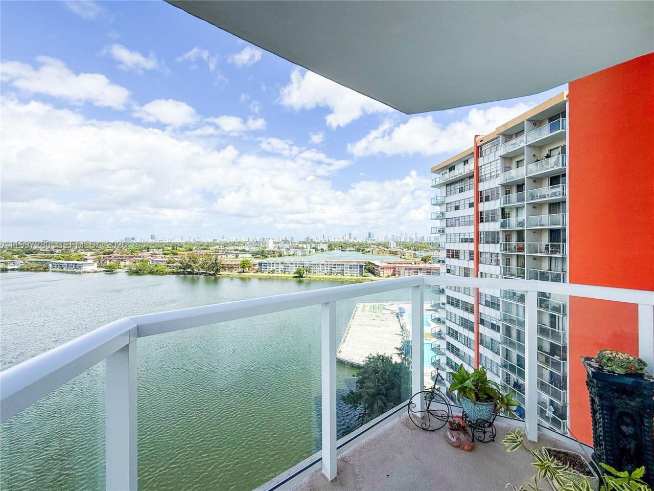 1301 NE Miami Gardens Dr, Unit 1406W, Miami, FL 33179 Photo