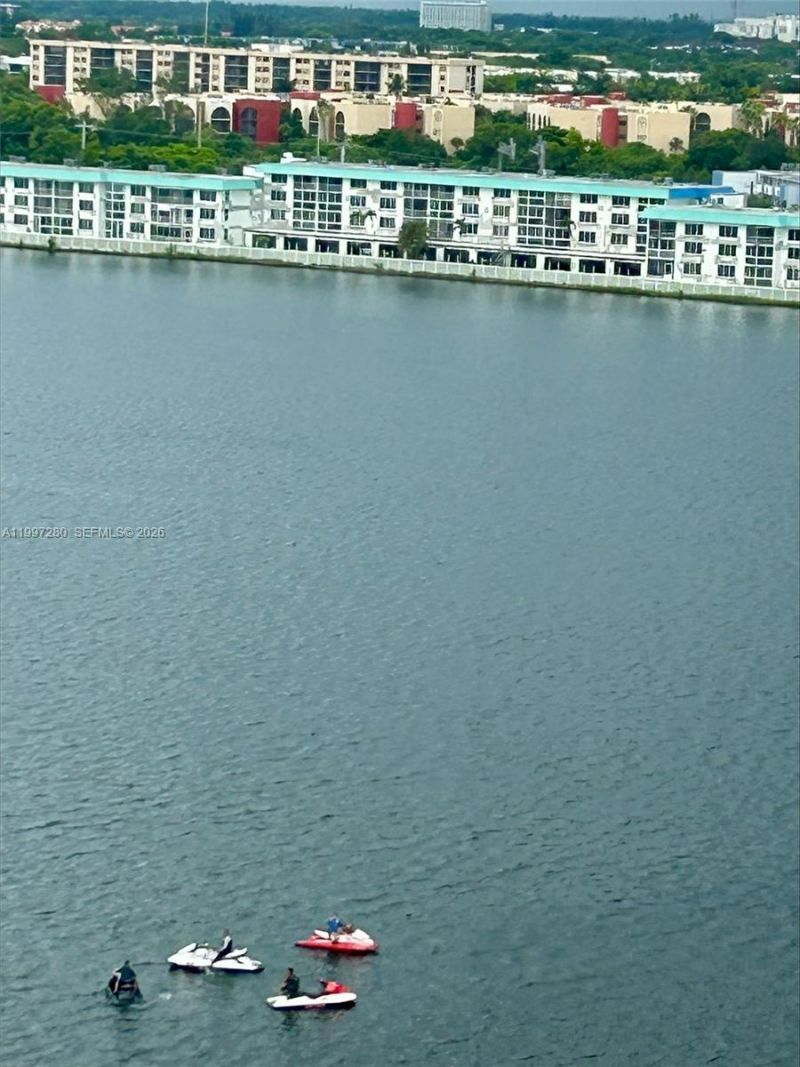 1301 NE Miami Gardens Dr, Unit 1406W, Miami, FL 33179 Photo