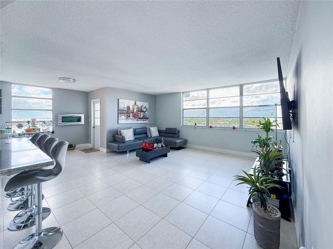 1301 NE Miami Gardens Dr, Unit 1406W, Miami, FL 33179 Photo