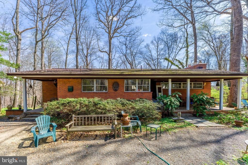 901 Chinquapin Road , McLean, VA 22102 Main Photo