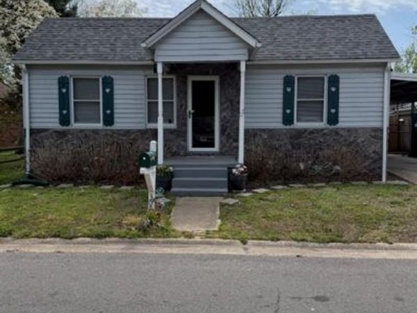 305 Ironbanks , Charleston, MO 63834