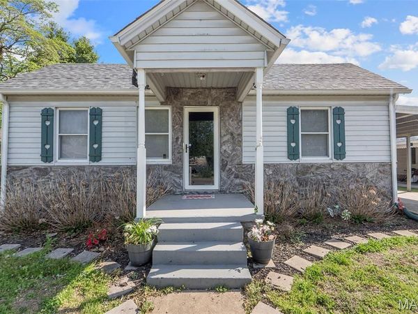 305 Ironbanks , Charleston, MO 63834