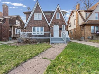 13100 Wilshire Drive, Detroit, MI 48213